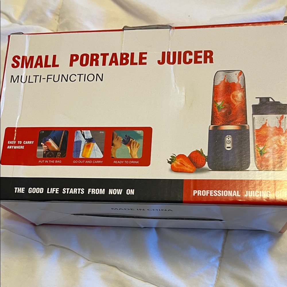 Small Portable Juicer with Black Base